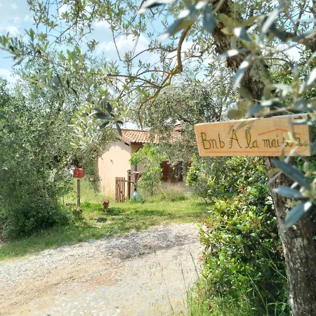 A La Maison Bed & Breakfast *